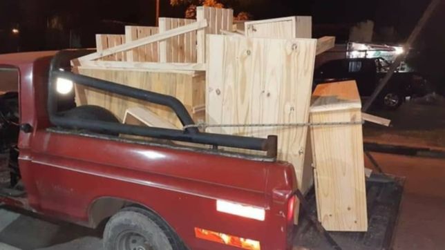 les robaron la camioneta con la que trabajan y piden ayuda para recuperarla