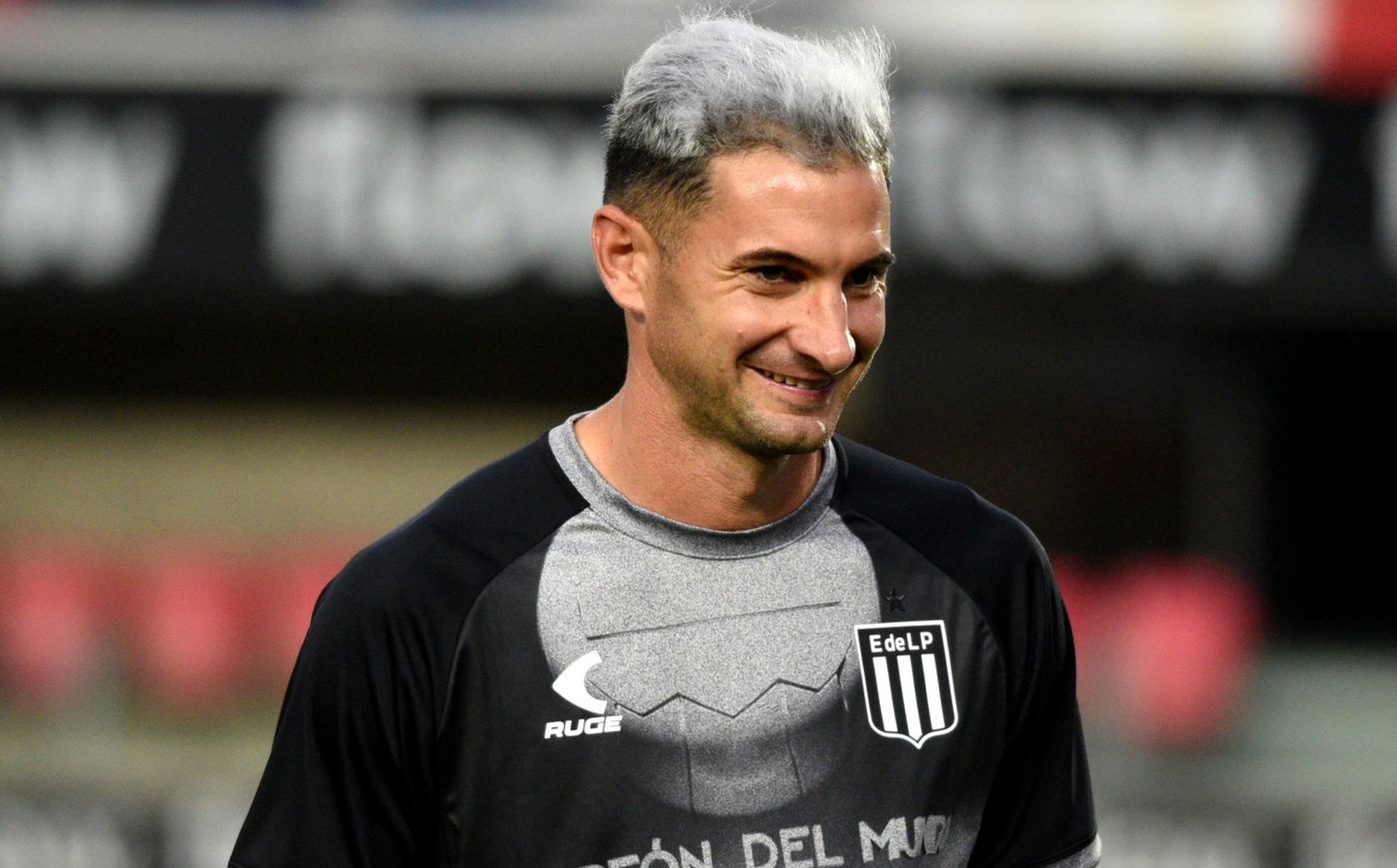 Lucas Alario Estudiantes prematch.jpg