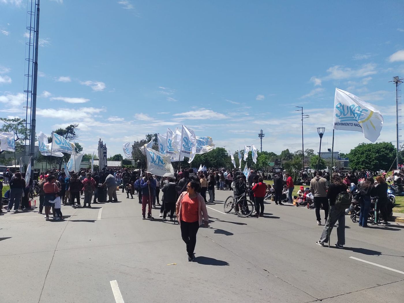 Corte en la rotonda de la autopista (1)