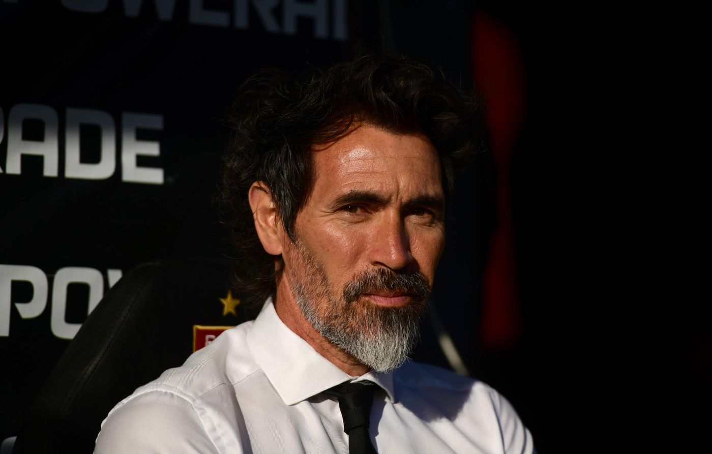 Eduardo Domínguez ya se encuentra entre los DT que más partidos dirigió a Estudiantes. Eduardo Domínguez ya se encuentra entre los DT que más partidos dirigió a Estudiantes.