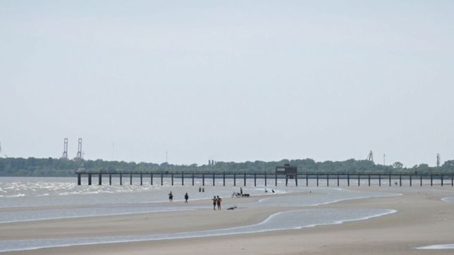 preocupante bajante del rio de la plata amenaza con dejar sin agua a la region