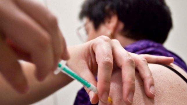 en escuelas y con turno: la campana de vacunacion de la provincia contra el covid-19