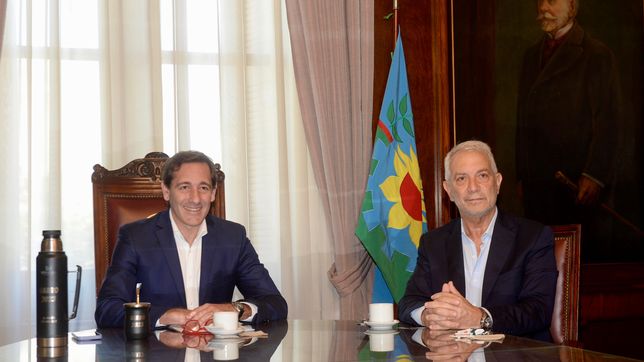 garro y alak mantuvieron la primera reunion de transicion en la plata