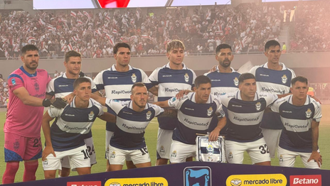 Se filtró la tercera camiseta de Gimnasia con un diseño inédito y un color con guiños a la historia albiazul Se filtró la tercera camiseta de Gimnasia con un diseño inédito y un color con guiños a la historia albiazul