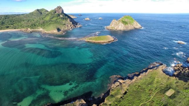 una paradisiaca isla de brasil reabre sus puertas solo para los que hayan tenido covid-19