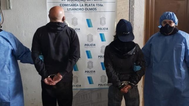 drogaron a una joven, la abusaron, golpearon y abandonaron en una plaza de la plata