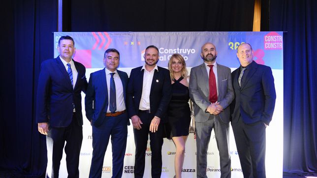 construyo al costo presento en la plata nuevos programas y herramientas tecnologicas