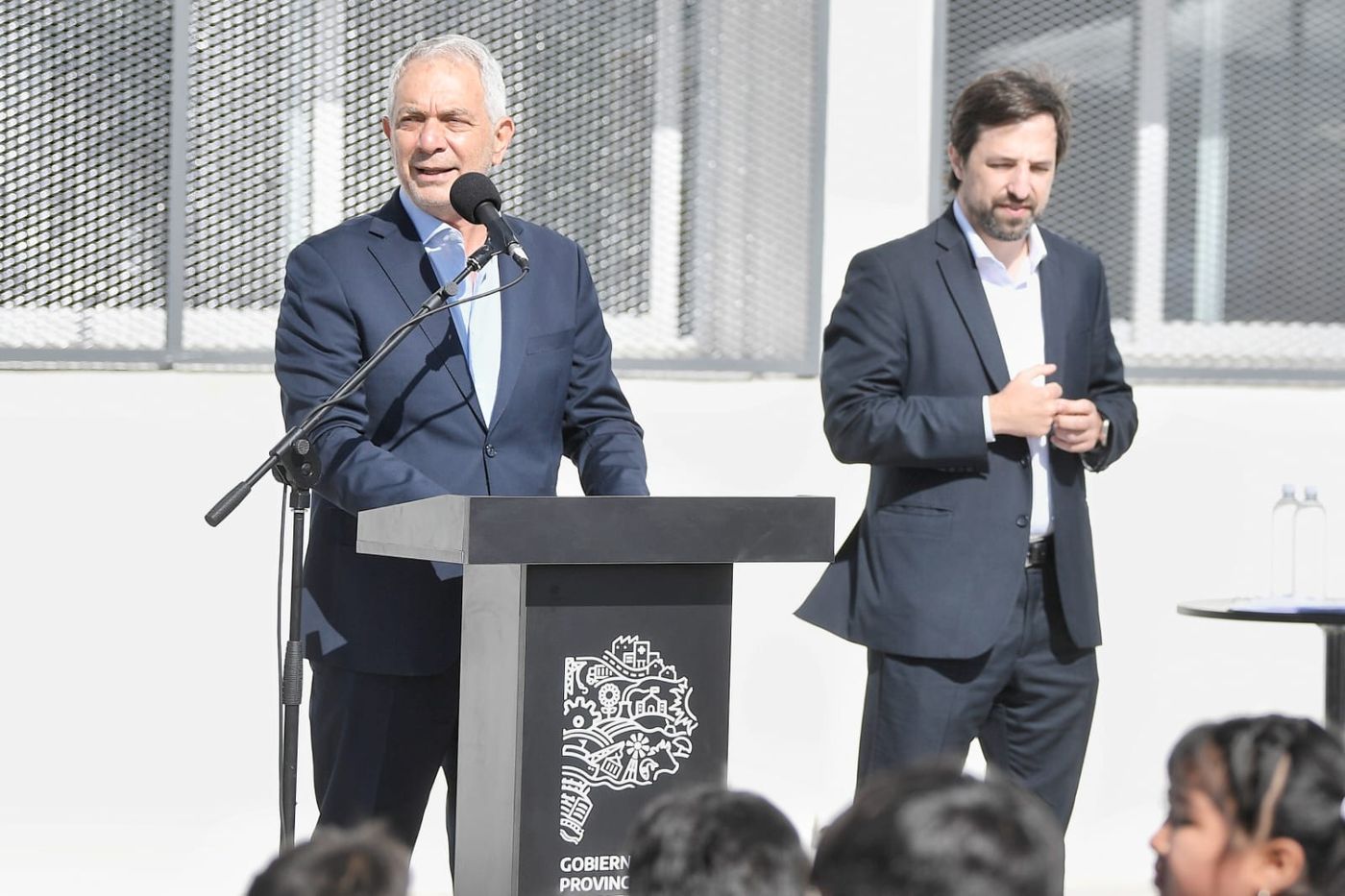 El intendente Julio Alak junto al ministro de Salud bonaerense, Nicolás Kreplak.