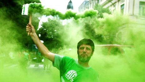 Estatales marcharon en el centro de La Plata para exigir el pase a planta de 11 mil contratados