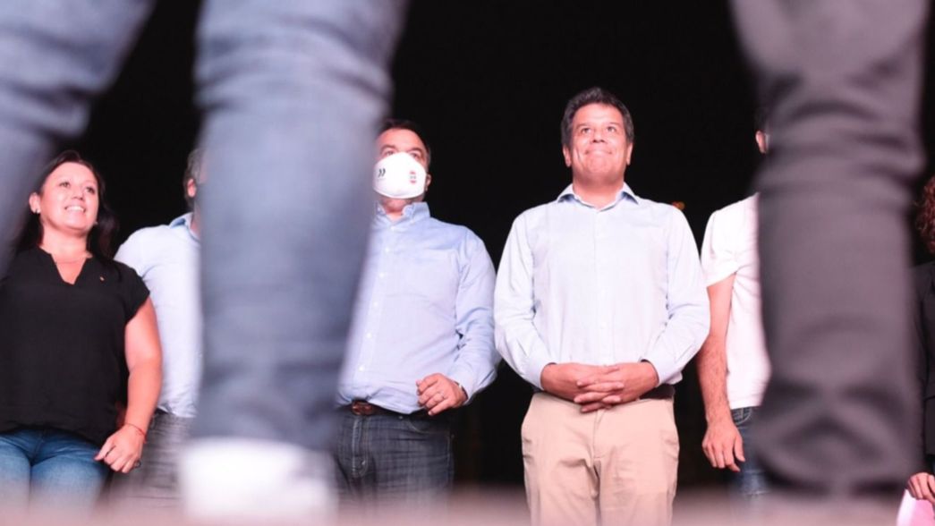 Facundo Manes confirmó con un videoselfie que será candidato de la UCR en la provincia