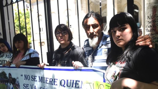 familiares del repartidor de pizzas asesinado se manifestaron frente a fiscalia