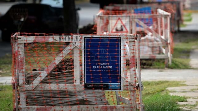 por la lluvia, absa reprogramo los trabajos que pueden dejar sin agua a un barrio platense
