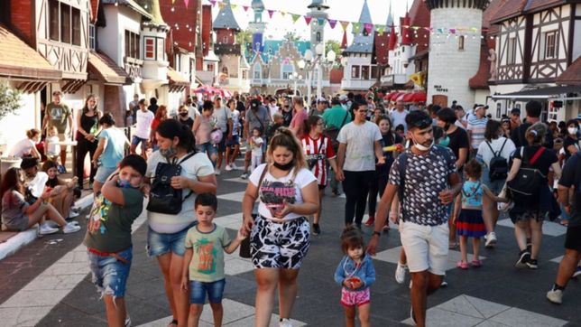 se viene la segunda fecha del carnaval en la repu con murgas y comparsas de toda la plata