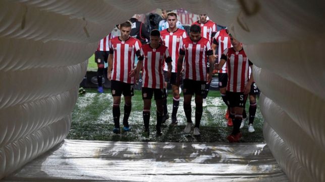 estudiantes debe vender si quiere incorporar y ya le apuntan a un juvenil para salir
