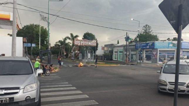vecinos cortaron la entrada a los hornos para reclamar por la falta de luz