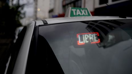 ¿Cómo está el taxista apuñalado en La Plata durante un brutal intento de robo?