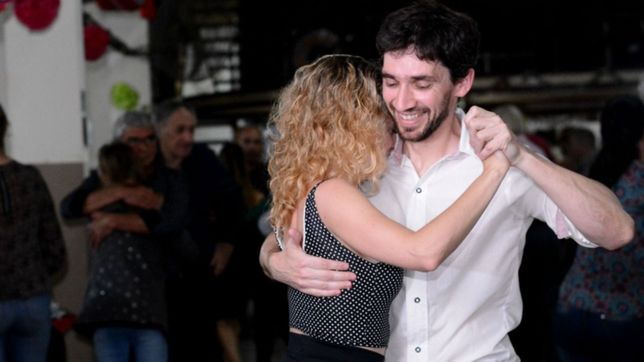 al compas del 2x4, el giro y la quebrada, el tango crece en la ciudad