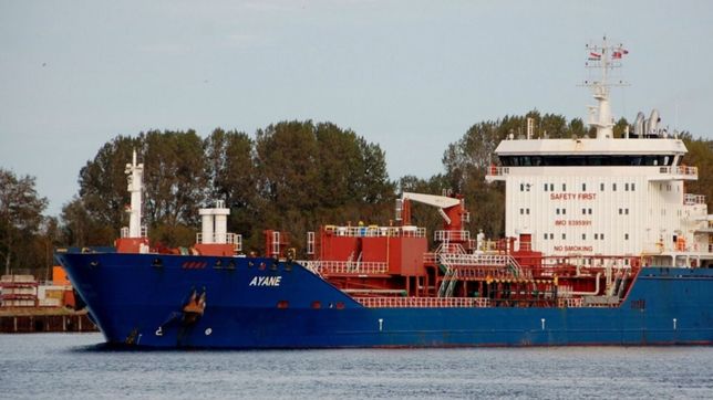 la confesion y el pedido de ayuda: los llamados entre la prefectura y el buque ayane