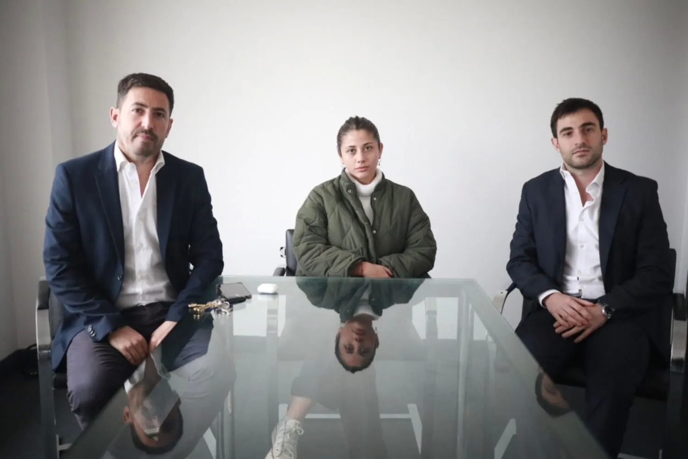 Florencia López junto a sus abogados Gustavo Galasso y Ezequiel Funes lograron llevar el caso a juicio oral en La Plata