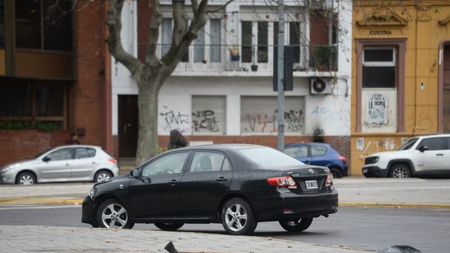 dos barrenderas fueron atropelladas en plaza moreno