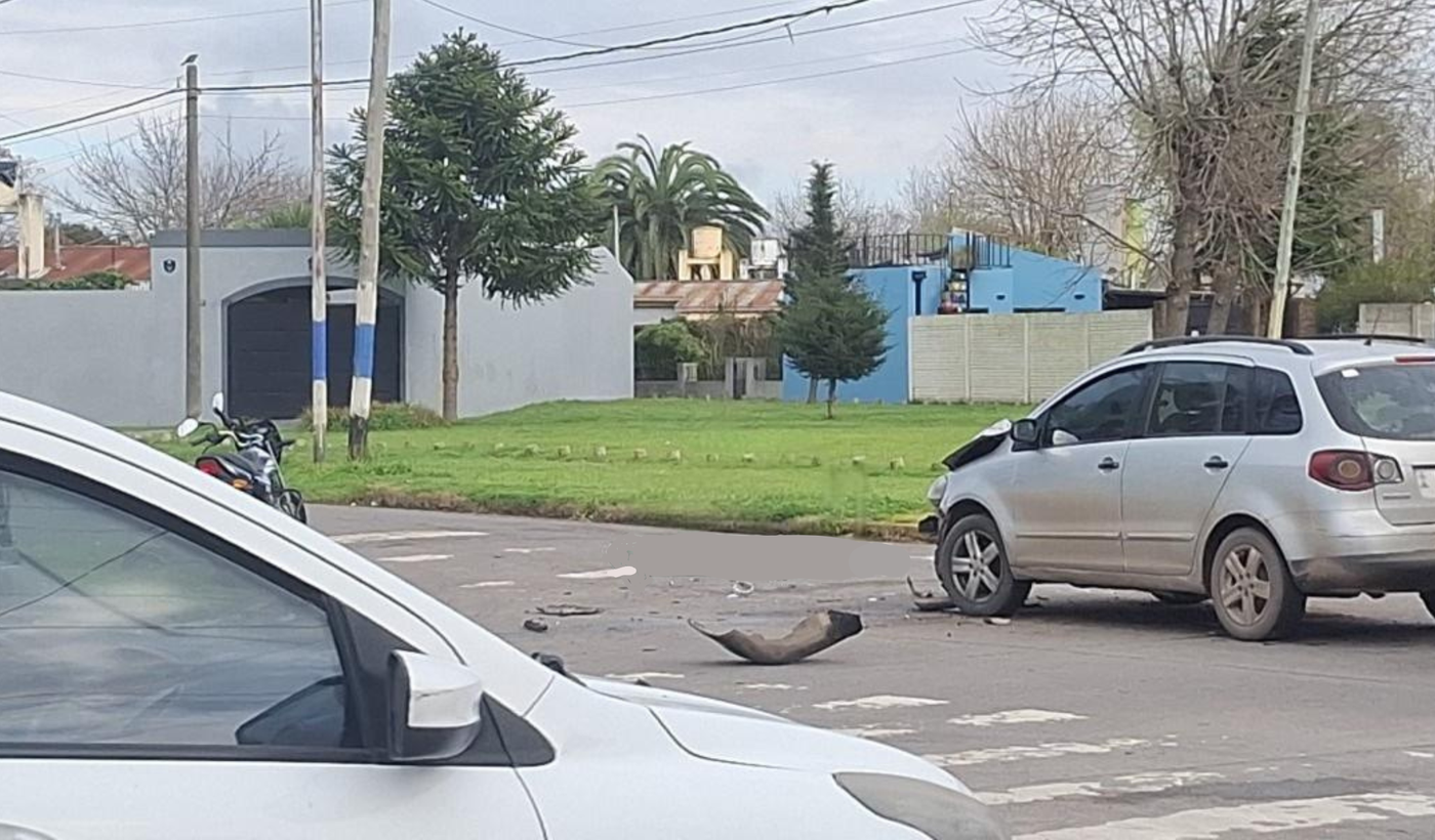 El choque ocurrió en Gonnet. Los heridos fueron atendidos por el SAME. El choque ocurrió en Gonnet. Los heridos fueron atendidos por el SAME.