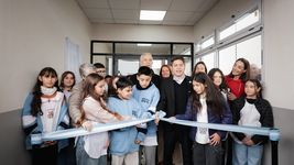 axel kicillof inauguro las obras de ampliacion de una escuela de la plata