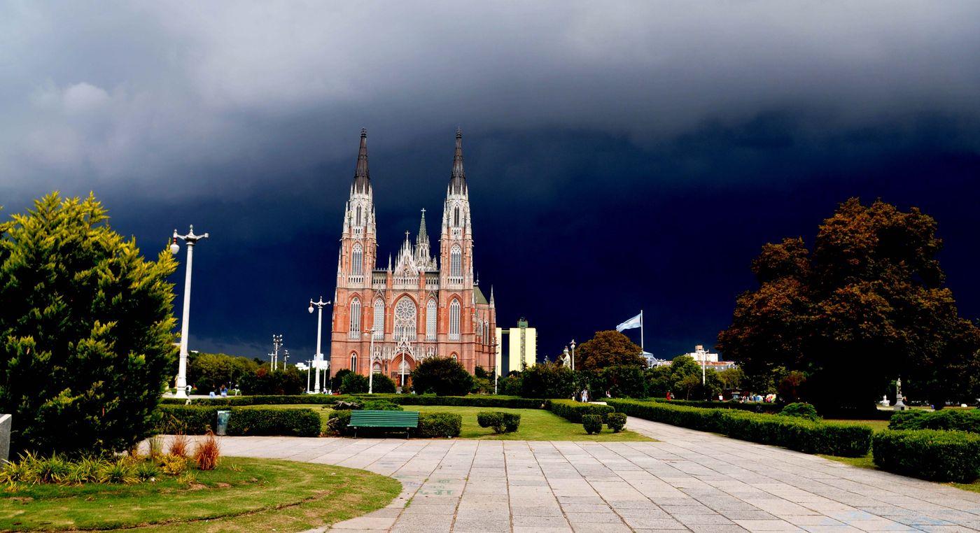 lluvia temporal clima plaza moreno.jpg