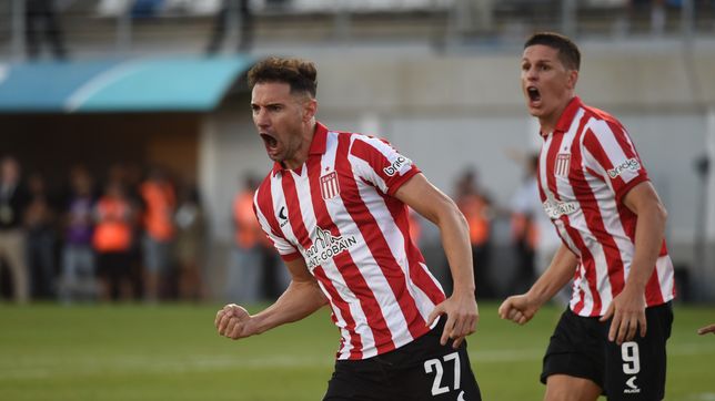 estudiantes dio pelea hasta el final, lo dio vuelta y se quedo con el trofeo de campeones