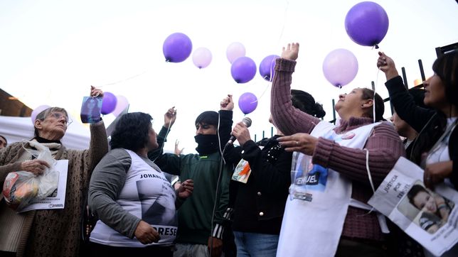 fuerte reclamo de justicia y suelta de globos por johana ramallo