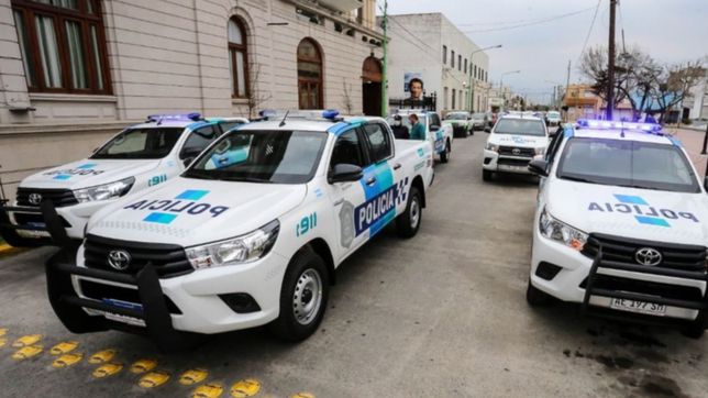 ensenada se equipo contra el delito y compro cinco camionetas para patrullar la ciudad