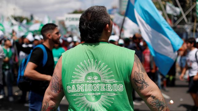 el gobierno gano la pulseada y las paritarias de camioneros fue homologada a la baja