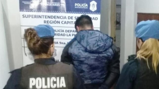 atropello a una policia en la plata, se quiso fugar y lo atraparon