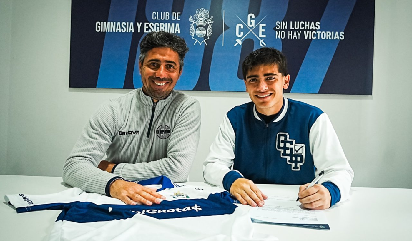Juan José Pérez firma Gimnasia.png