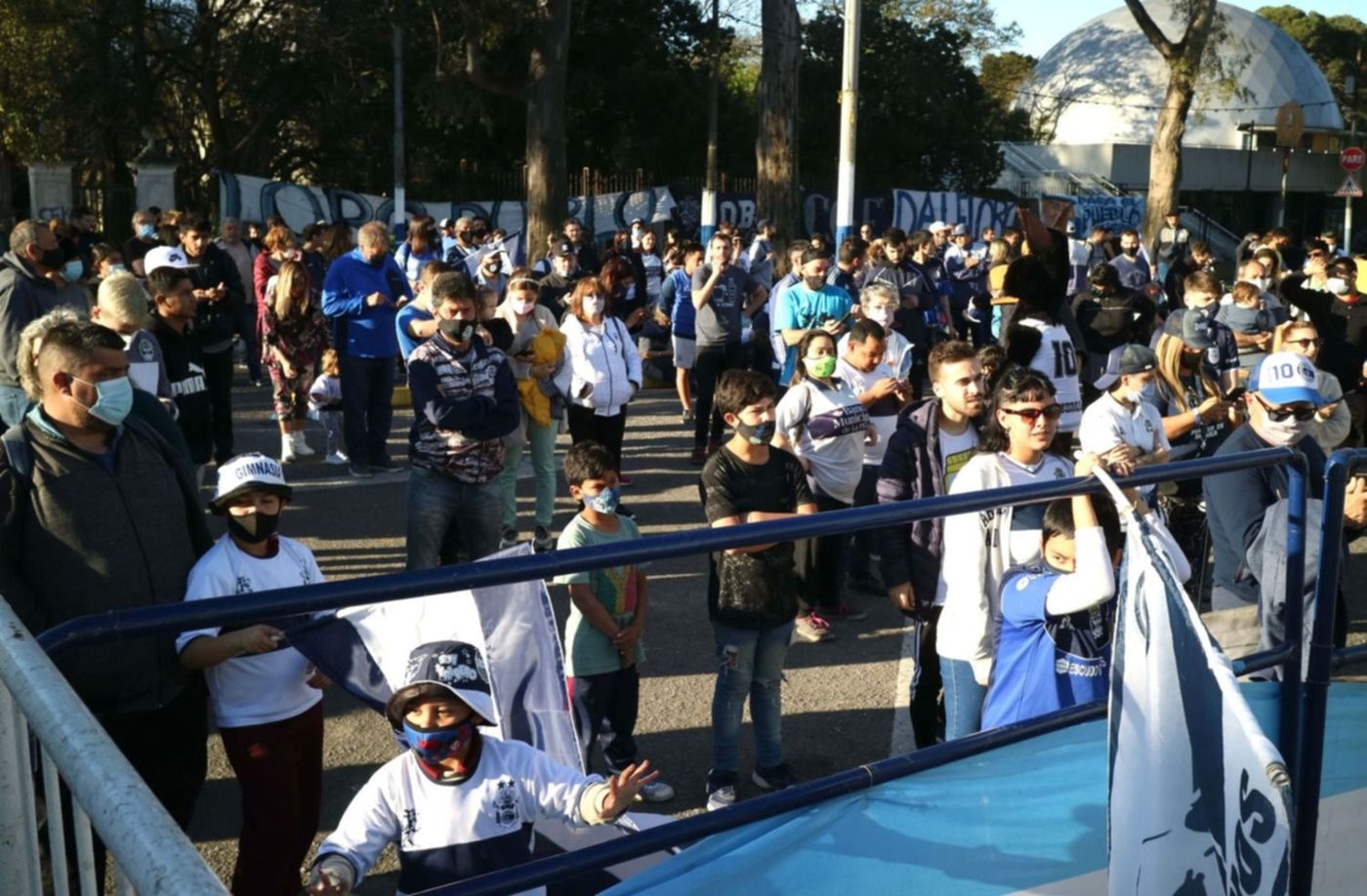 Mural Diego Maradona - bosque - Gimnasia