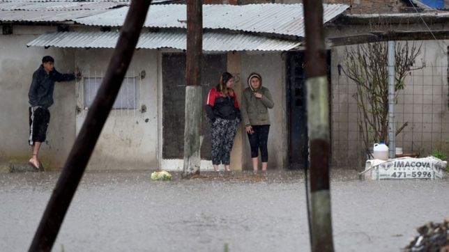ceso el alerta por lluvias en la plata y siguen los operativos de asistencia
