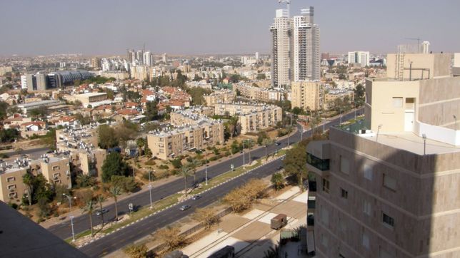 bombardearon en israel una ciudad hermana de la plata