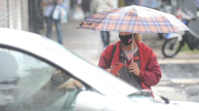a pesar de las mejoras, mantienen el alerta climatico en la plata y esperan mas lluvias