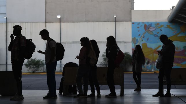 el gobierno prepara una desregulacion de los micros de larga distancia y podria liberar los precios