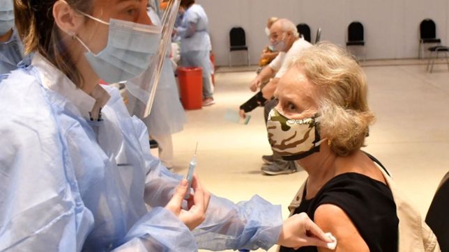 reducen el tiempo de espera entre las segundas dosis y el refuerzo contra el covid-19