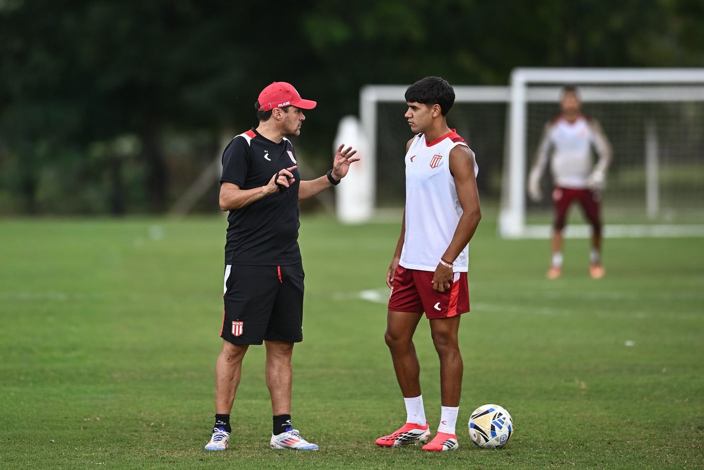 Medina Tobio Burgos entrenamiento Estudiantes