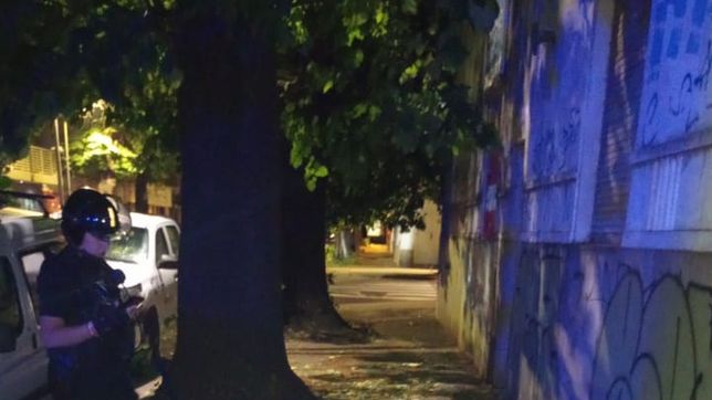 dos delincuentes intentaron robar con un cuchillo a un vecino de la plata