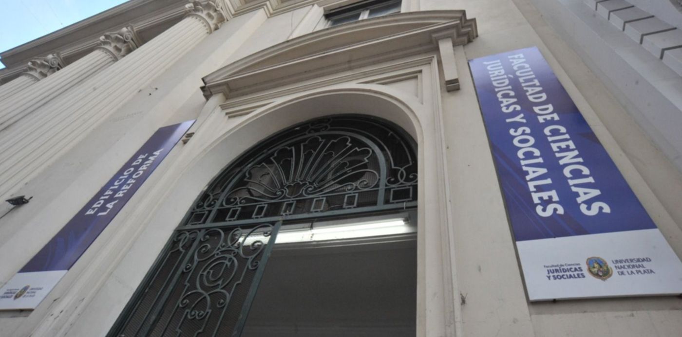 1536698798171.jpg?x=17&y=212&width=1473&height=736&rotate=0&scaleX=1&scaleY=1&ow=1500&oh=998&&cw=1920&ch=950