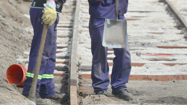 vecinos de meridiano v denuncian la quita de rieles en avenida 72 para avanzar con el polo electoral