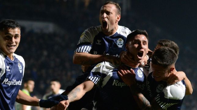 el lobo le gano a defensa y justicia y se trepo a la cima