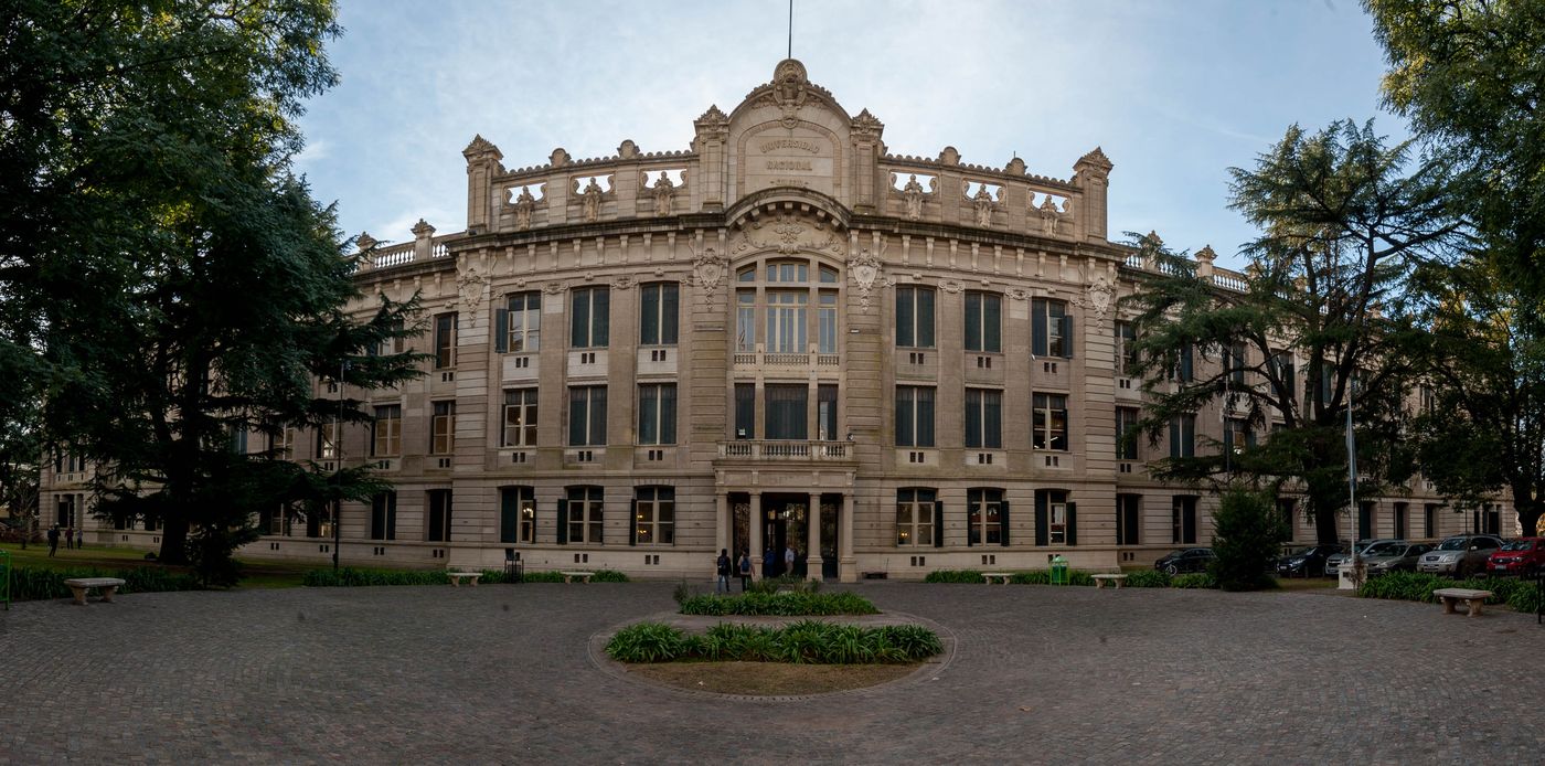 Al menos 18 estudiantes del Colegio Nacional amenazan con tomar la institución Al menos 18 estudiantes del Colegio Nacional amenazan con tomar la institución