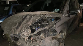 una persecucion policial en la plata termino con un auto robado en un zanjon y dos detenidos una persecucion policial en la plata termino con un auto robado en un zanjon y dos detenidos