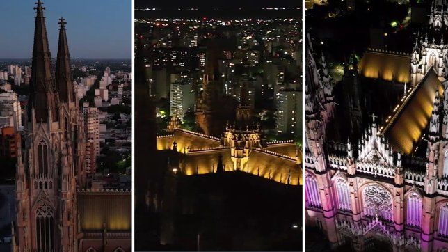 el emocionante momento en que se prenden las luces y suenan las campanas de la catedral