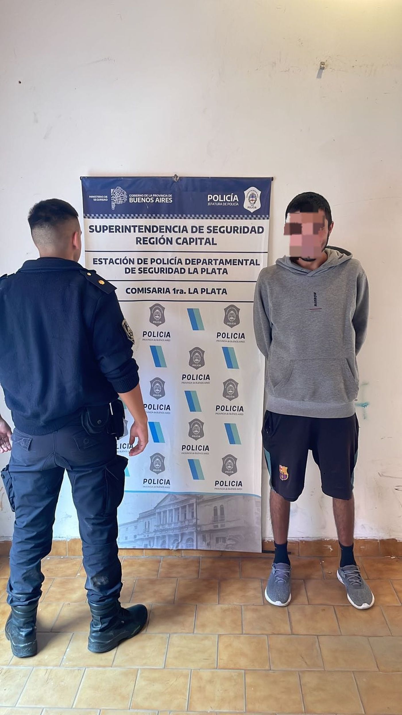 Uno de los trapitos detenidos durante los operativos policiales en el centro de La Plata