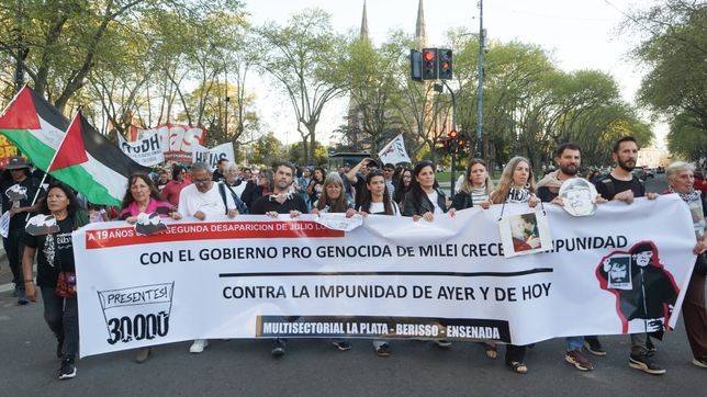 a 19 anos de su segunda desaparicion, la plata marcho por julio lopez