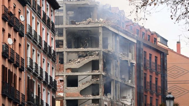 los impactantes videos del edificio de madrid que se derrumbo tras una explosion